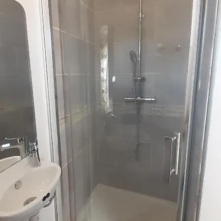 B&B D'hotes & Jacuzzi - A L'ombre Des Amandiers