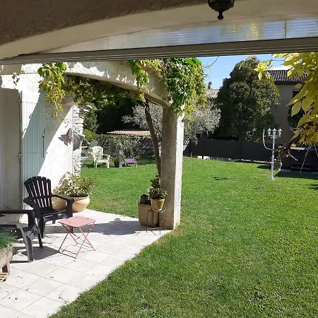 D'hotes & Jacuzzi - A L'ombre Des Amandiers Bed & Breakfast *